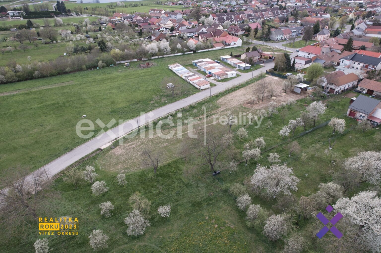 1920x1920wm2402050841-2ff10-prodej-pozemku-pro-bydleni-550-m2-pozemek-a-otrokovice-kvitkovice-sni-mek-obrazovky-3b3933ba23-1181288879